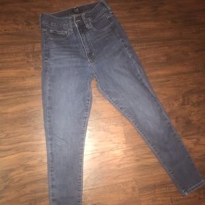 GAP skinny JEANS. Size 2 / 26 favorite jegging